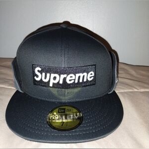 Supreme New Era Black Earflap GORE-TEX Windstopper Box Logo Hat Size 7 1/2 NWT